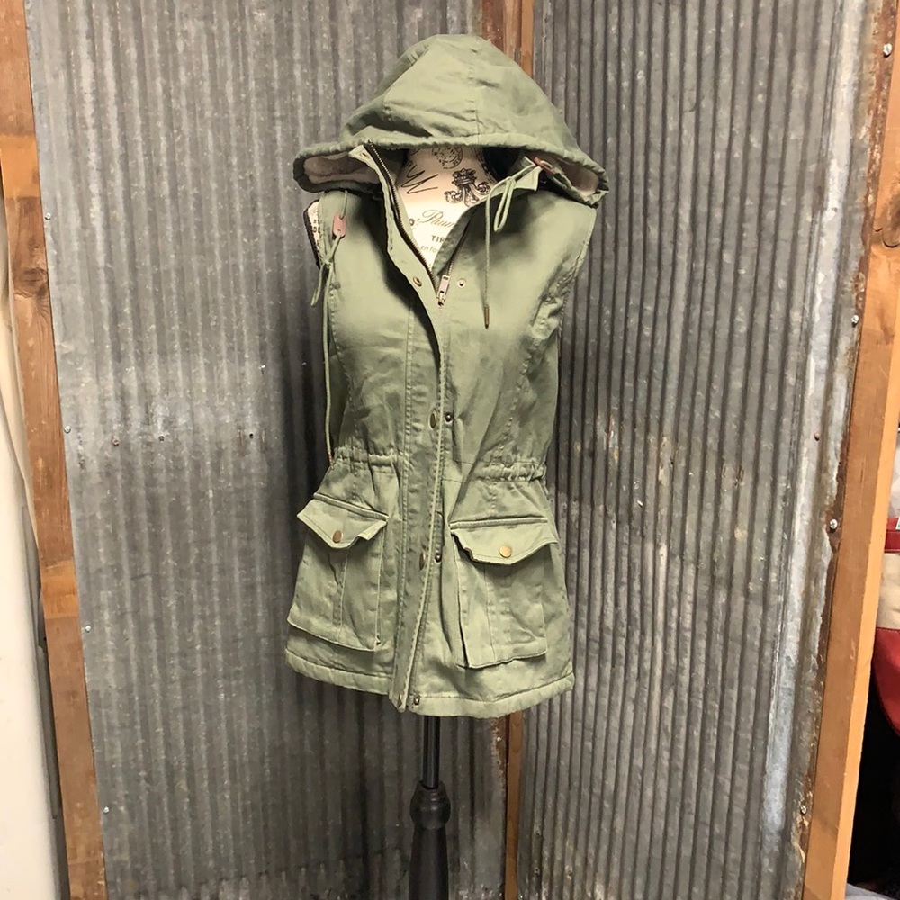 Zip up vest